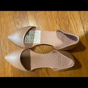 New Native plastic flats